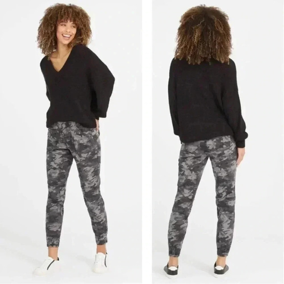 SPANX Pants - Spanx Stretch Twill Cargo Jogger Blackwash Camo Medium